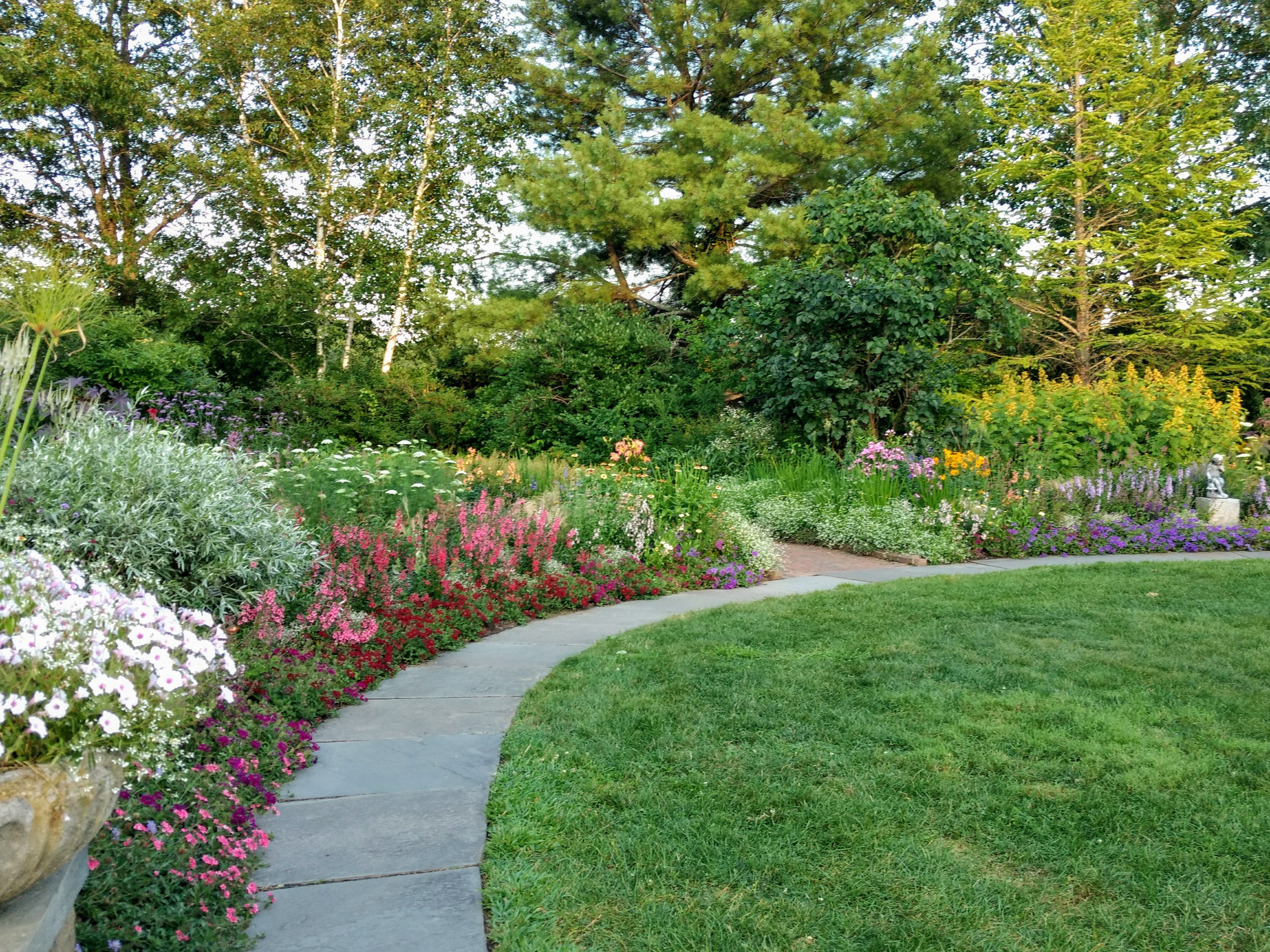 Благоустройство участка частного дома в Кисловодске и Ставропольском крае